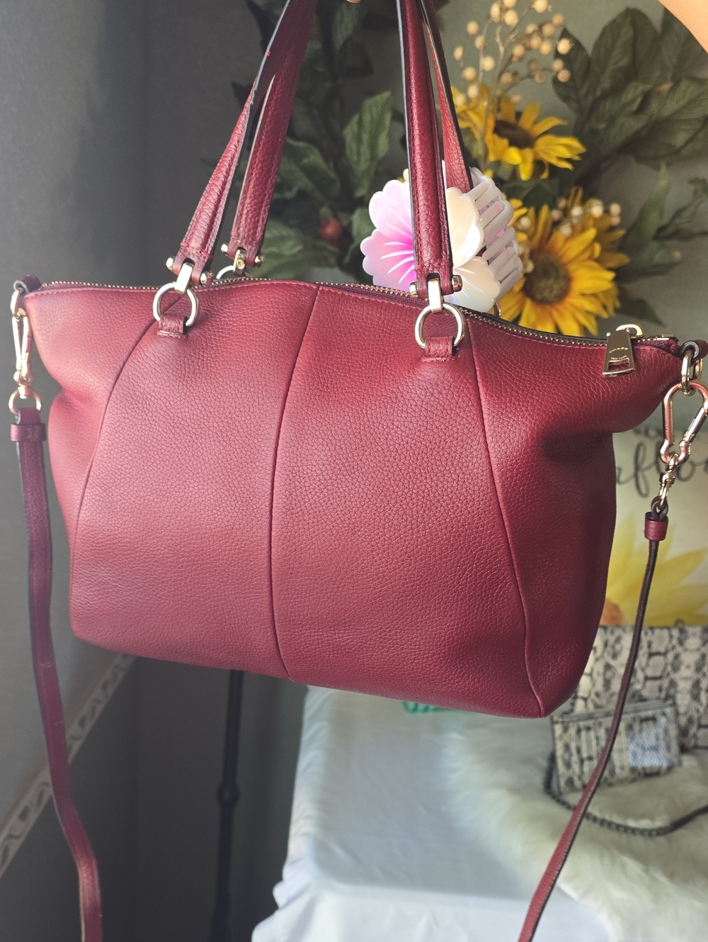 Coach Kelsey Rasberry Pebbled Leather Shoulder Bag E1581-34340 - Picture 4 of 15
